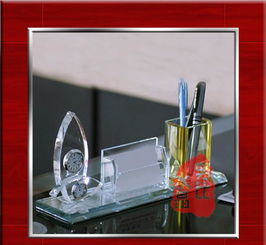 品質(zhì)水晶辦公工藝品采購(gòu)指南 握手?jǐn)[件、筆筒與名片夾廠家供應(yīng)詳解